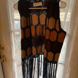 ABS Allen Schwartz Size M Black Crochet Faux Suede Fringe Vest Boho Duster 🖤